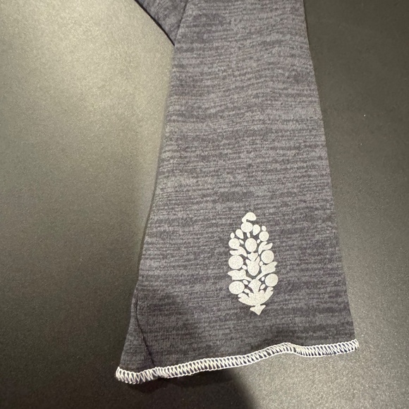 FP Movement Right On Run Long Sleeve Top~Size Small~NWT~Black - Picture 2 of 7